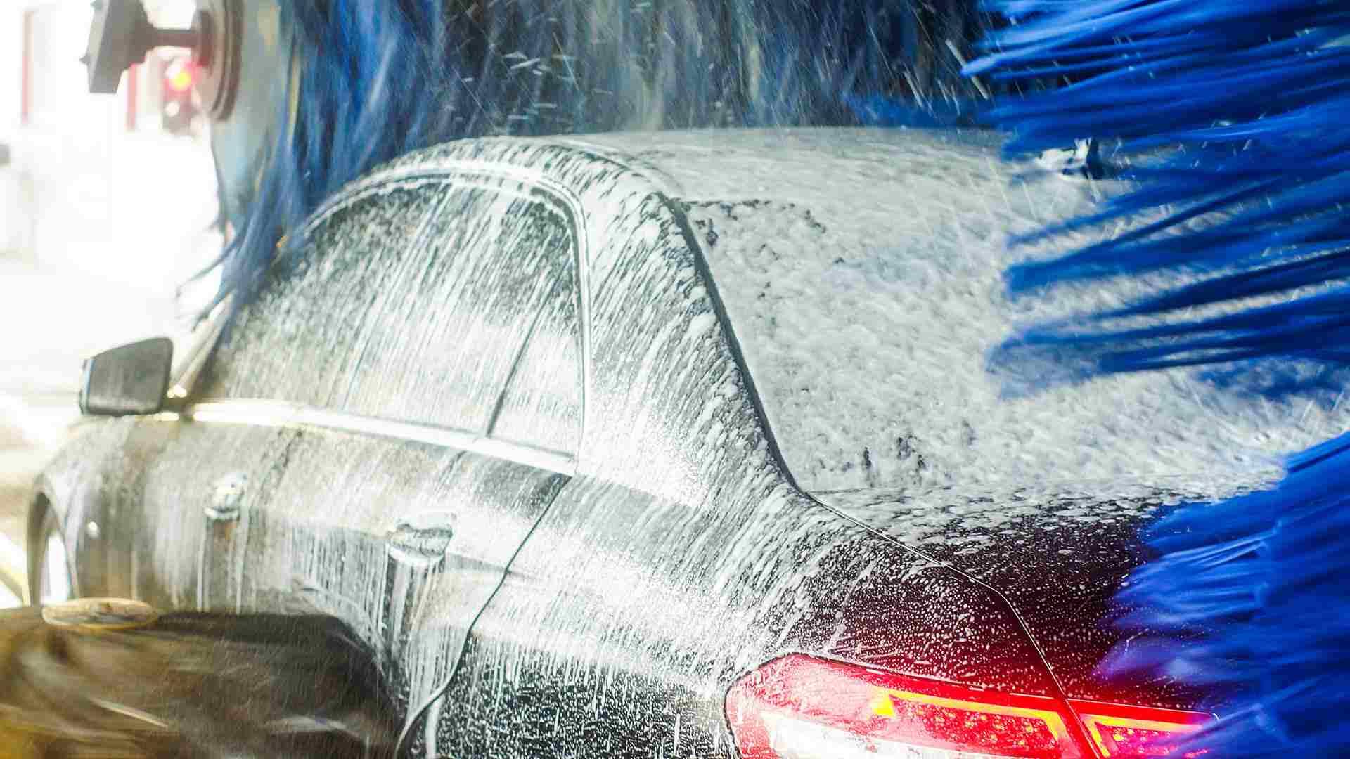 Waarom regelmatig autowassen essentieel is 